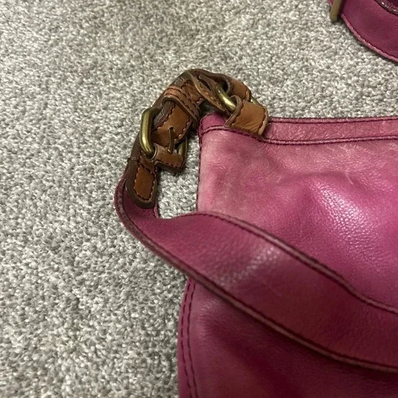 Fossil vintage crossbody in great used condition - Picture 3 of 13